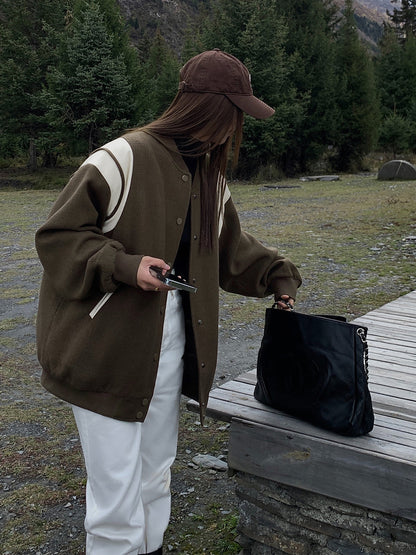 Modische Taschenjacke Mit Kontrastkragen - IdealeKleiden