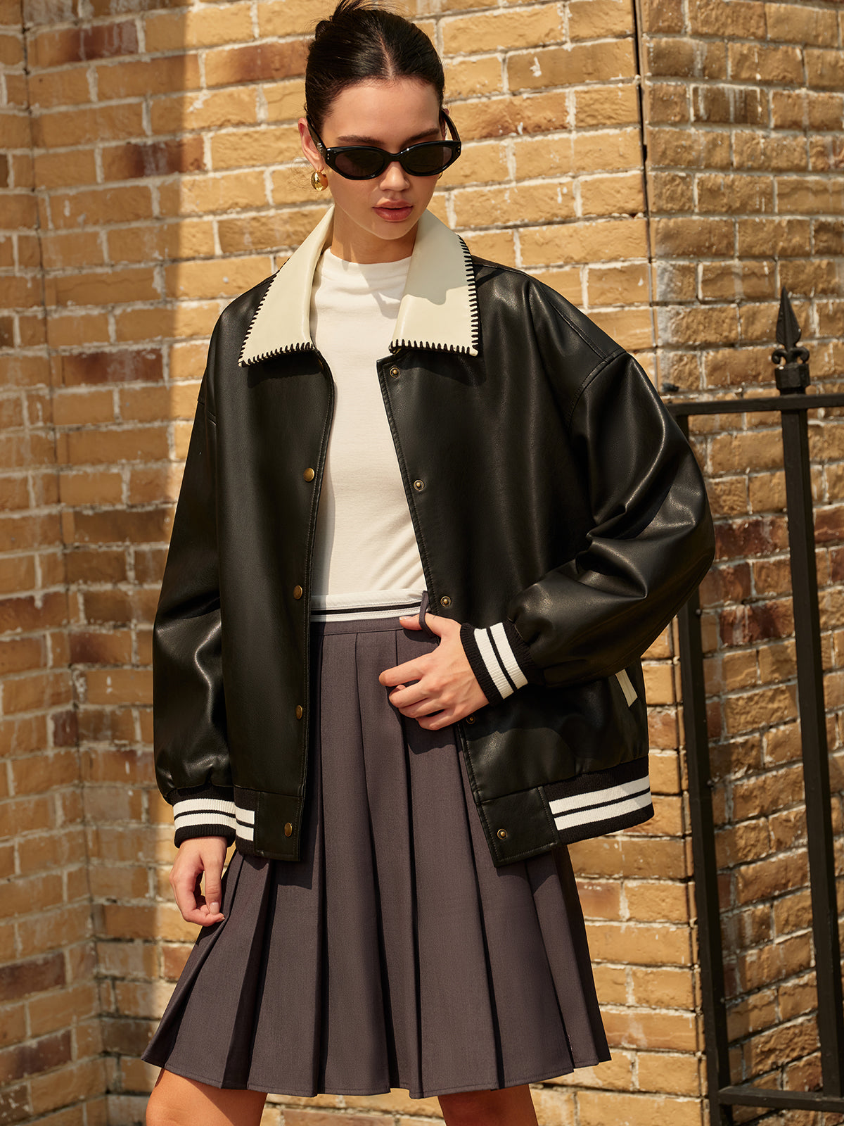 Stylische Bomberjacke Leder Optik Kragen