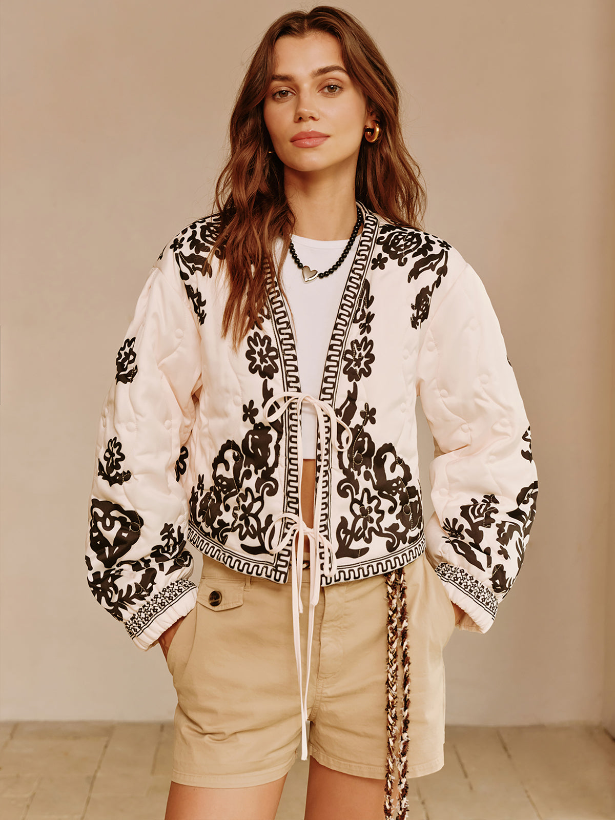 Modische Printjacke Schnüren Detail