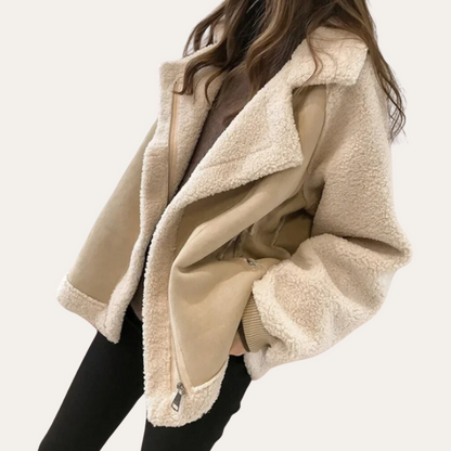 Modische Lederjacke Frauen Trend - IdealeKleiden