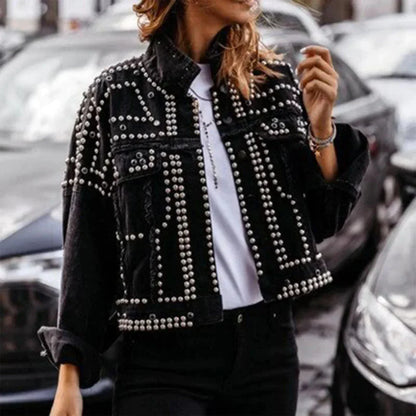 Stylische Lederjacke Mit Nieten