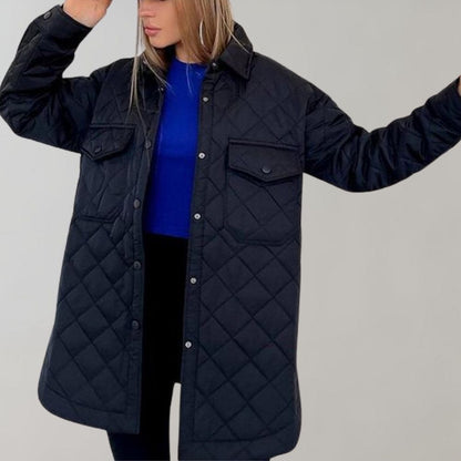 Elegante Herren Winterjacke → ist falsch, da das Produkt eine Frauenjacke ist. 
Richtige Antwort: 
Stilvolle Damen Herbstjacke Lang
