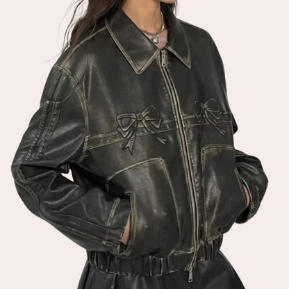 Stilvolle Damenjacke mit Schleifenknöpfen Herbstmode