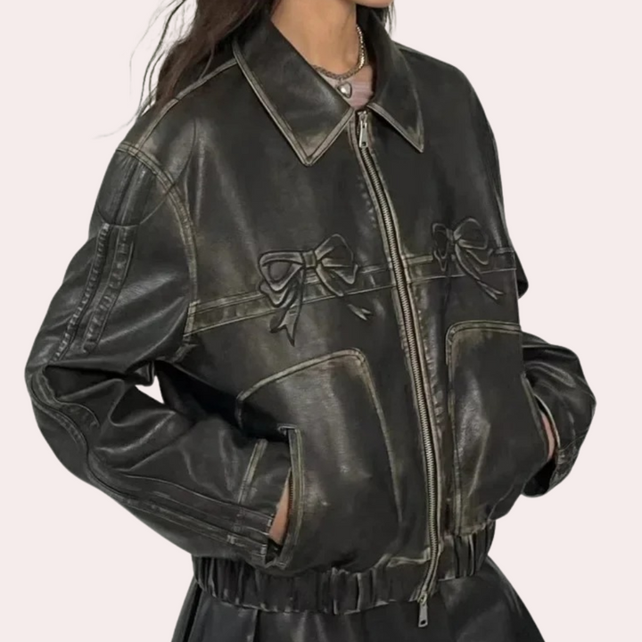 Stilvolle Damenjacke mit Schleifenknöpfen Herbstmode