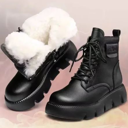Warmhaltende Stiefel mit dicken Sohlen