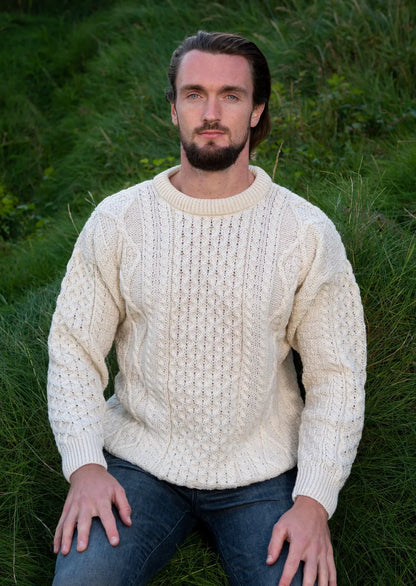 Gestrickter Wollpullover Herren Winter