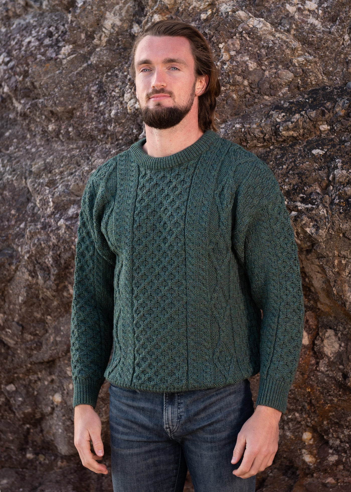 Gestrickter Wollpullover Herren Winter