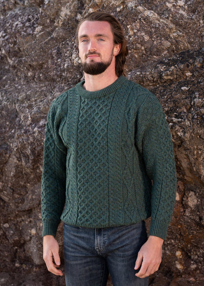 Gestrickter Wollpullover Herren Winter