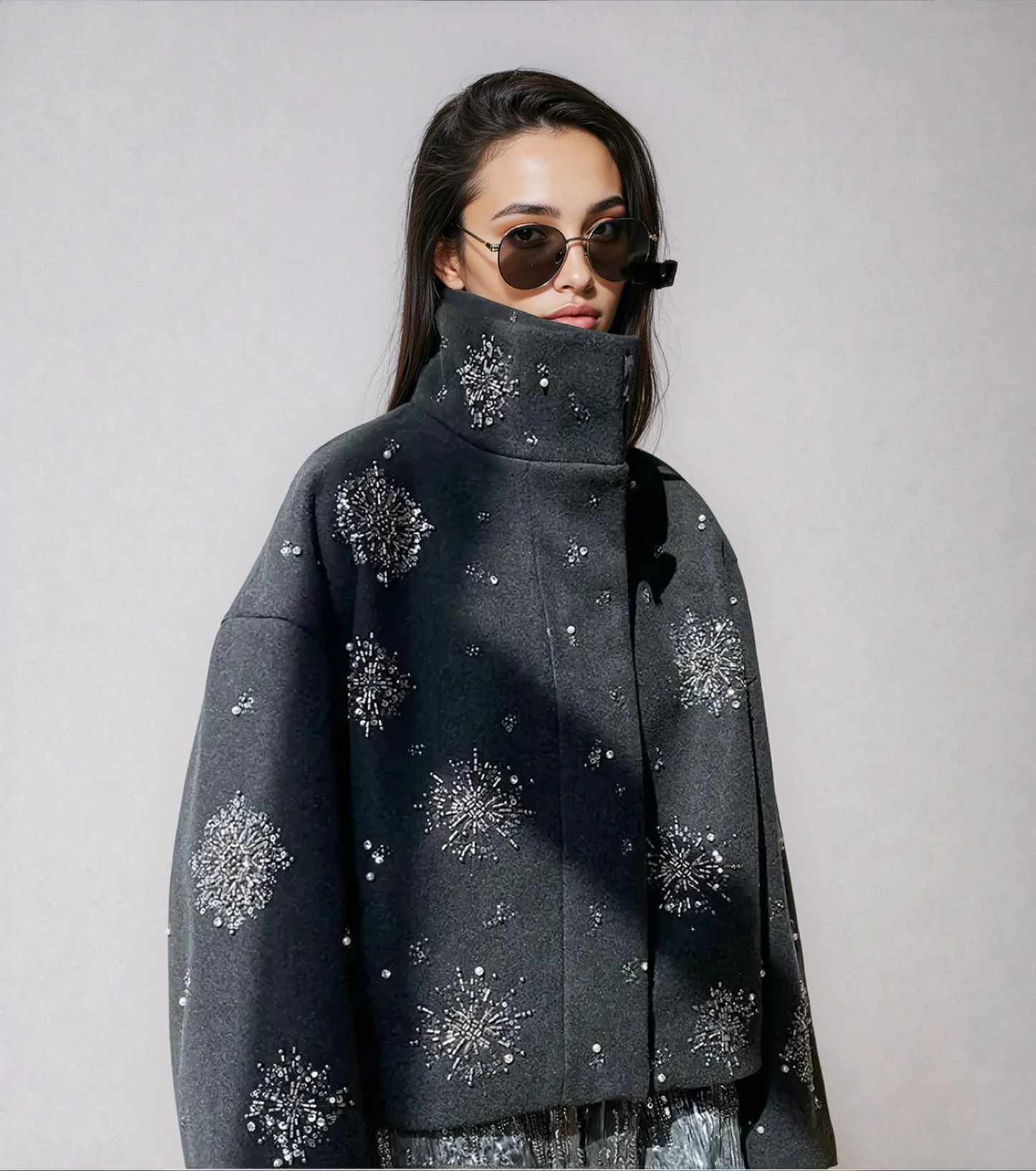 Eleganter Damen Peacoat Mantel mit Perlen Stickerei
