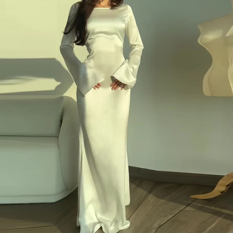 Elegantes Satin Maxikleid für Damen - IdealeKleiden