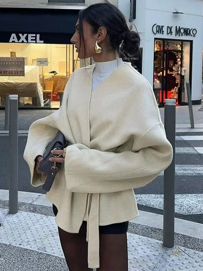 Elegante Schnürjacke Mit Verstellbarem Gürtel
