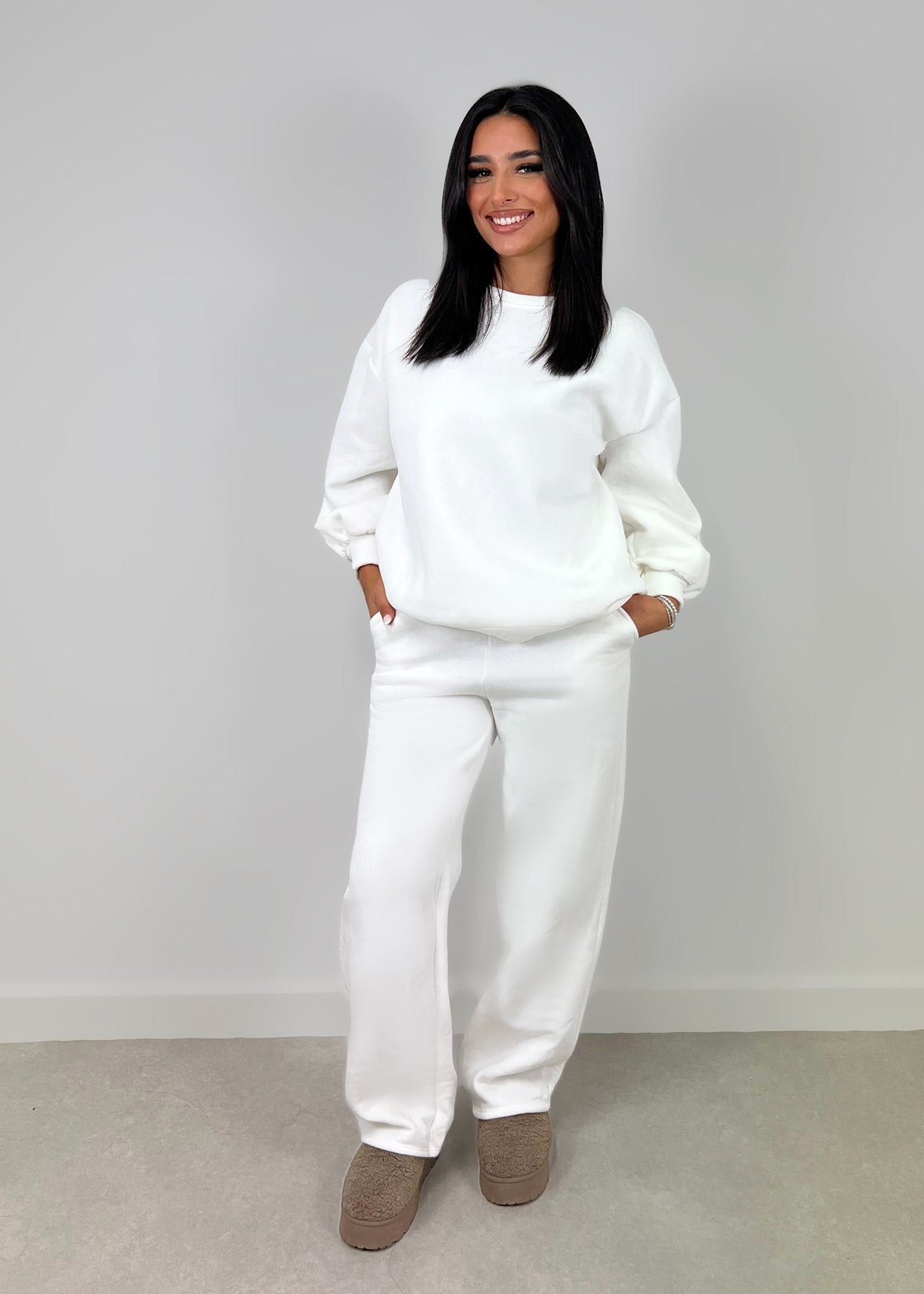 Stylischer Sportanzug Damen Modern