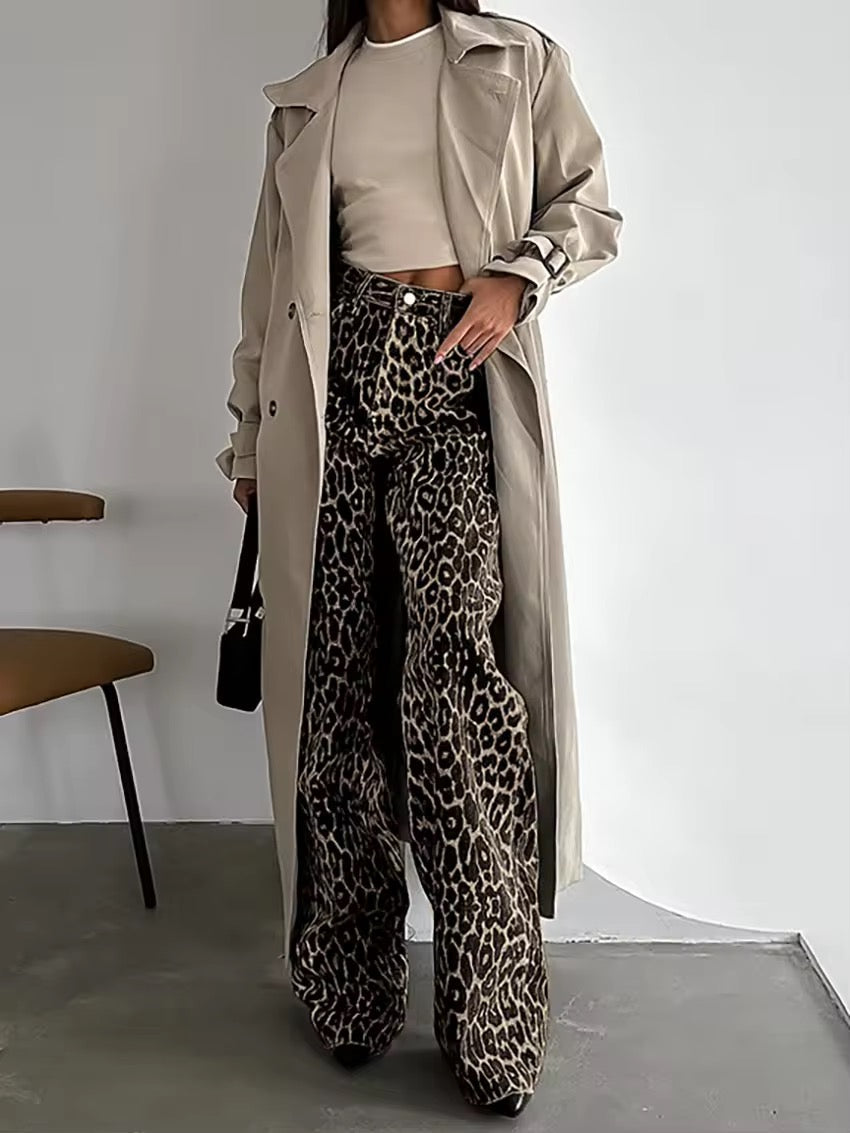Moderne Schlaghose Panther Muster