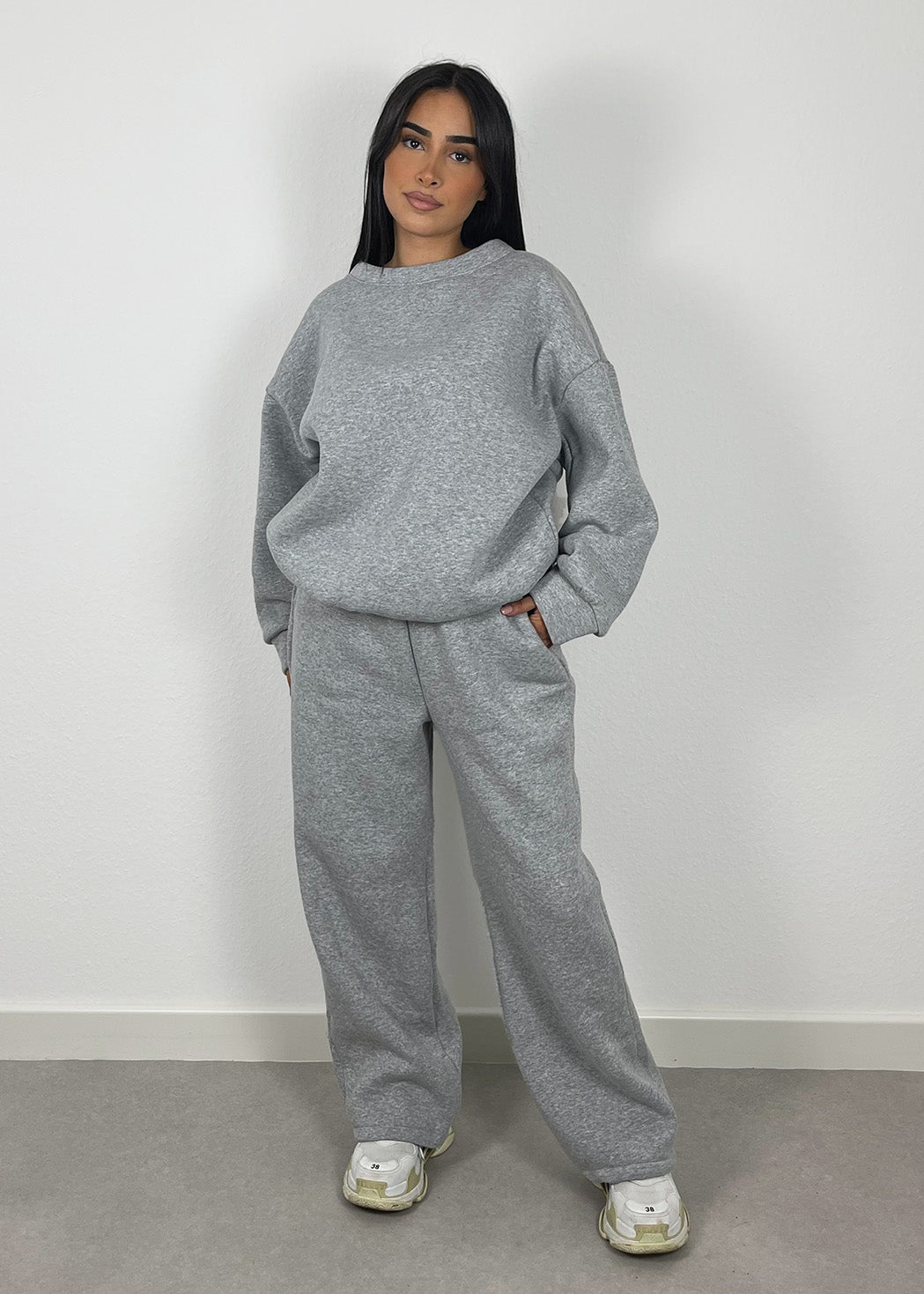 Stylischer Sportanzug Damen Modern
