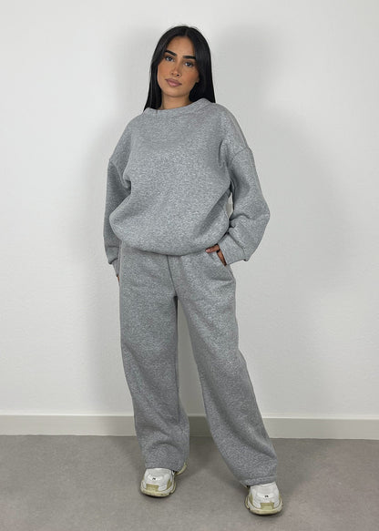 Stylischer Sportanzug Damen Modern