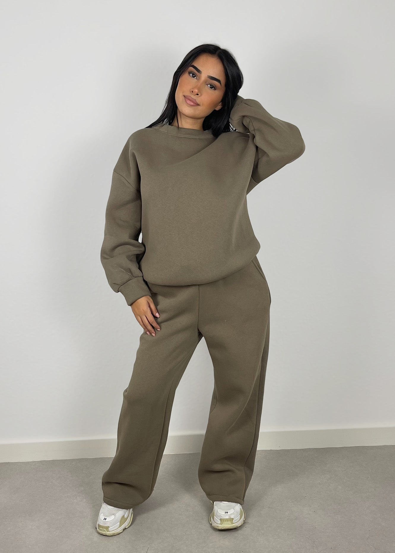 Stylischer Sportanzug Damen Modern