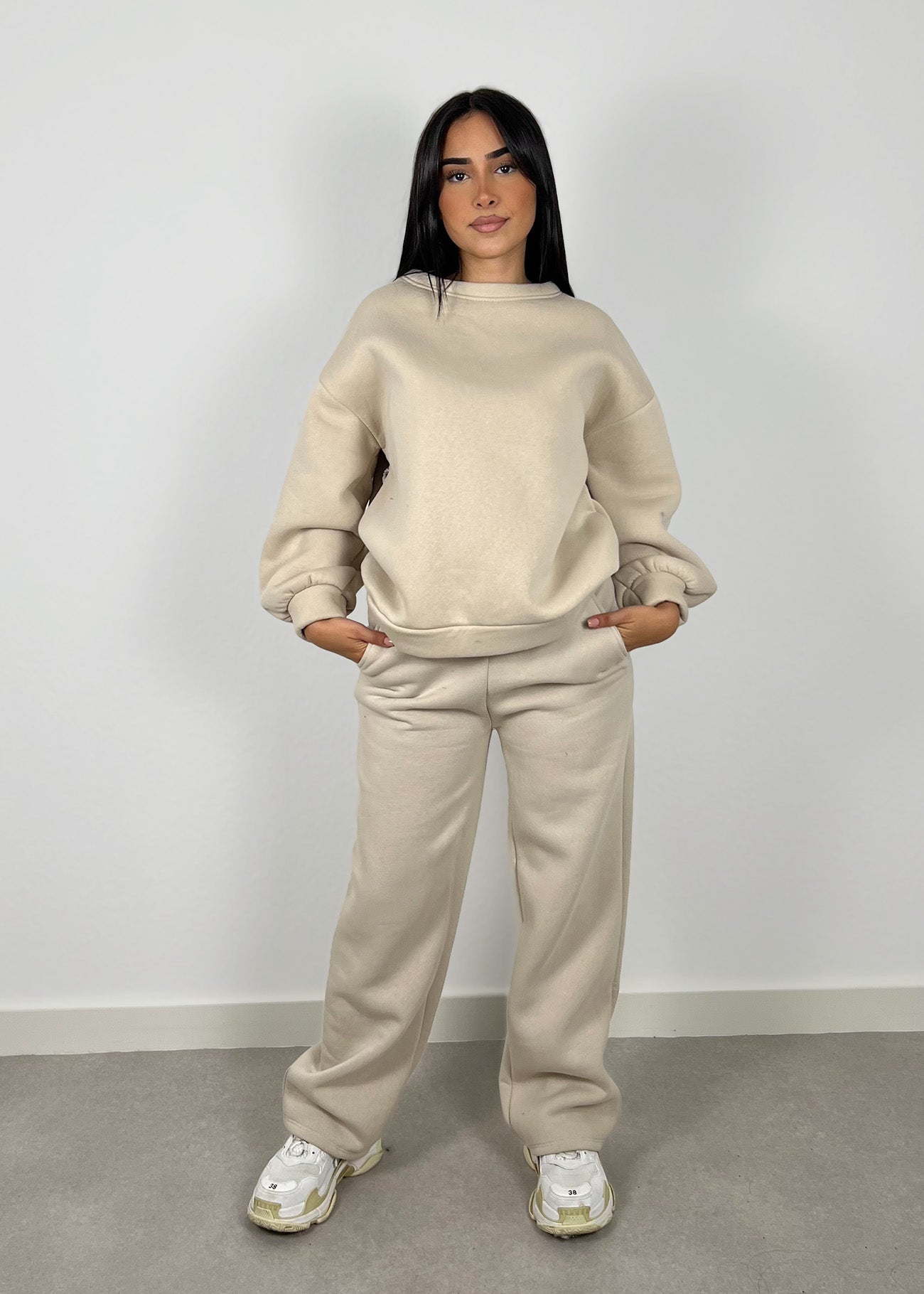 Stylischer Sportanzug Damen Modern