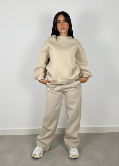 Stylischer Sportanzug Damen Modern