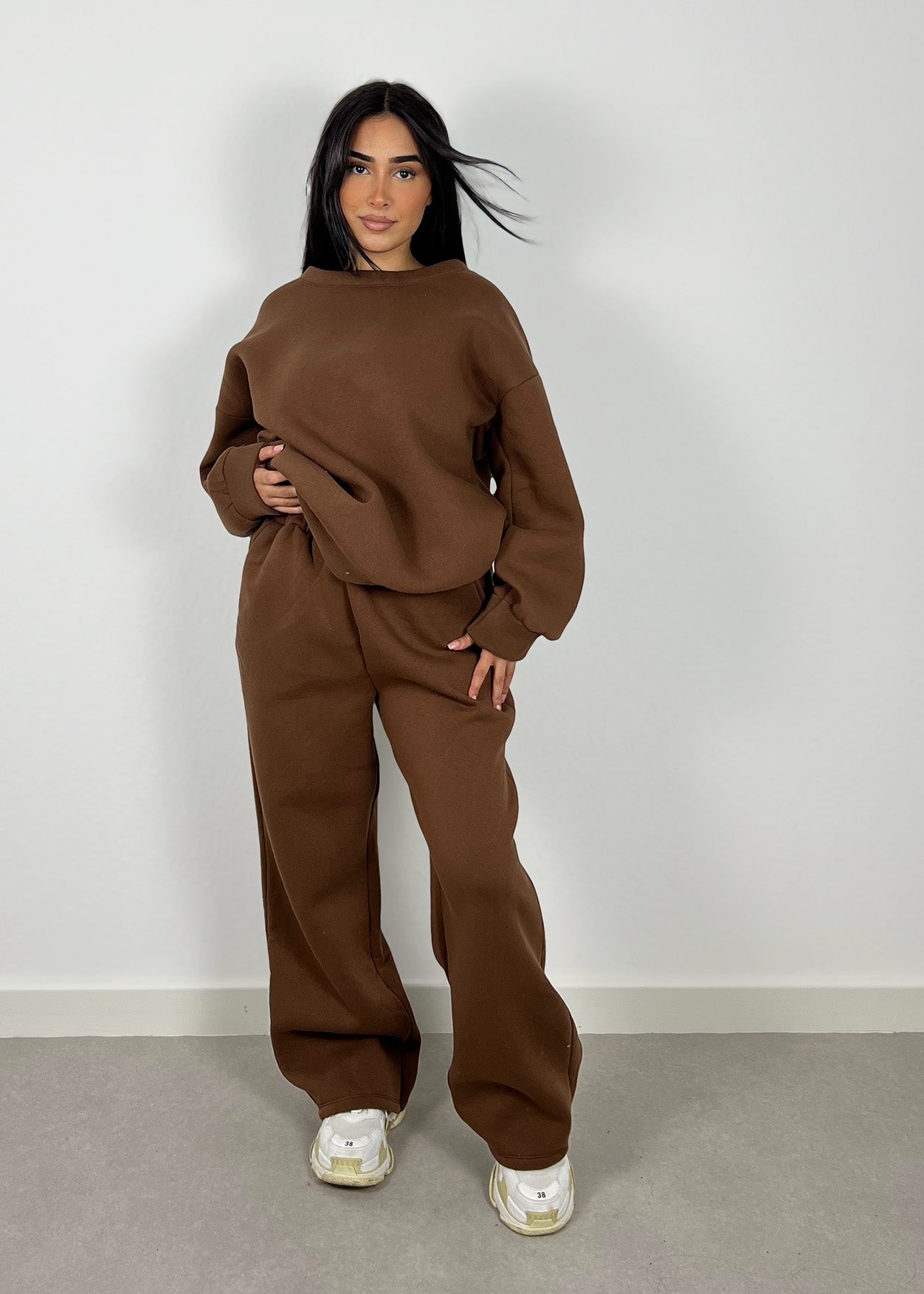 Stylischer Sportanzug Damen Modern