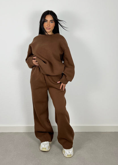 Stylischer Sportanzug Damen Modern