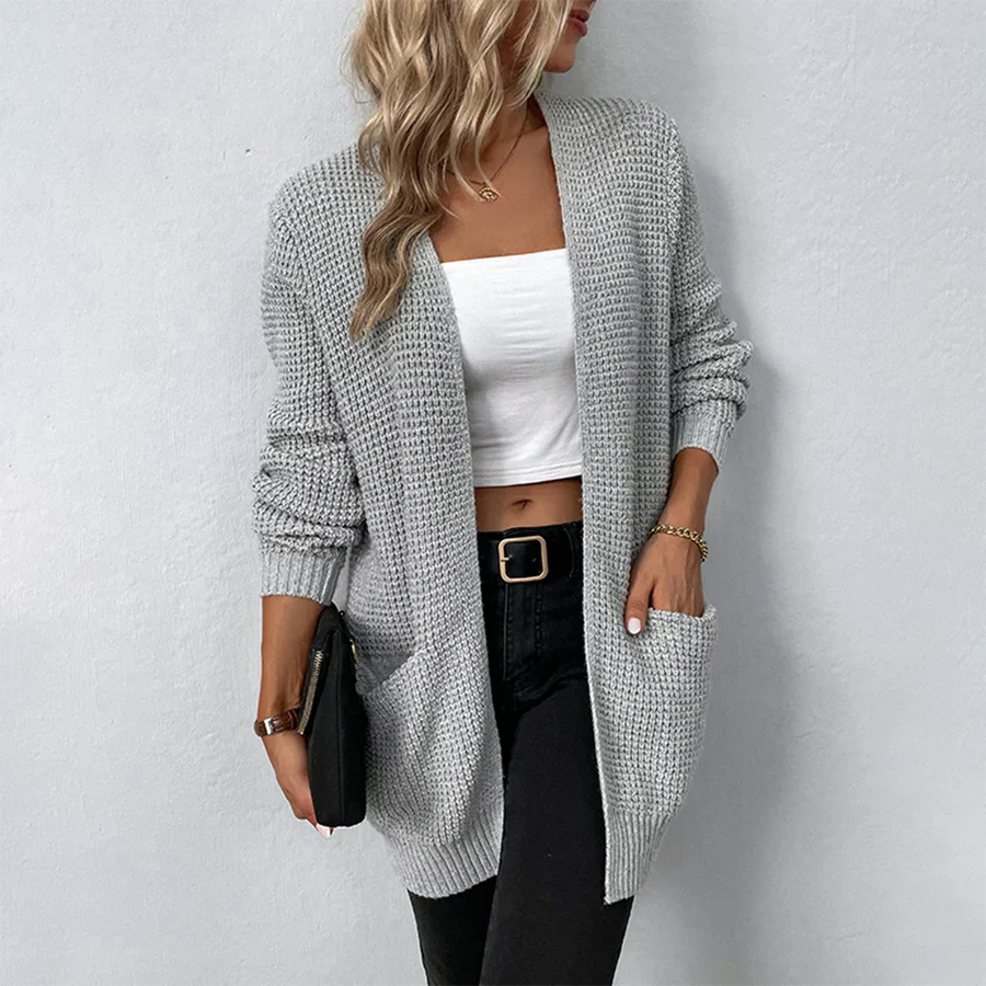 Stilvolle Damenstrickjacke Modern Cut - IdealeKleiden