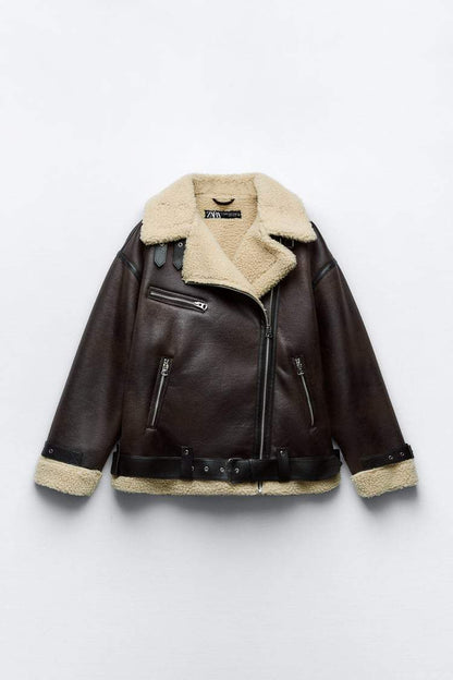 Modische Herrenjacke mit Revers aus Kunstleder