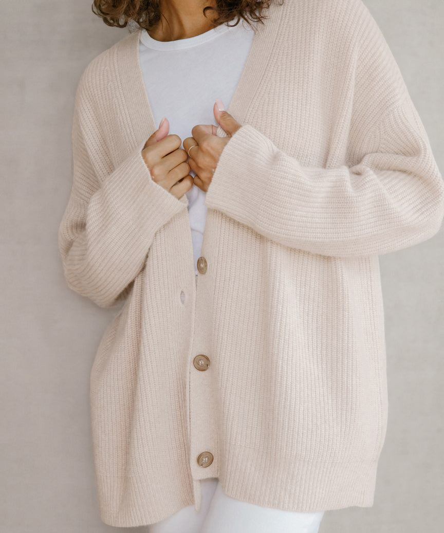 Stilvolle Damen Strickjacke - IdealeKleiden