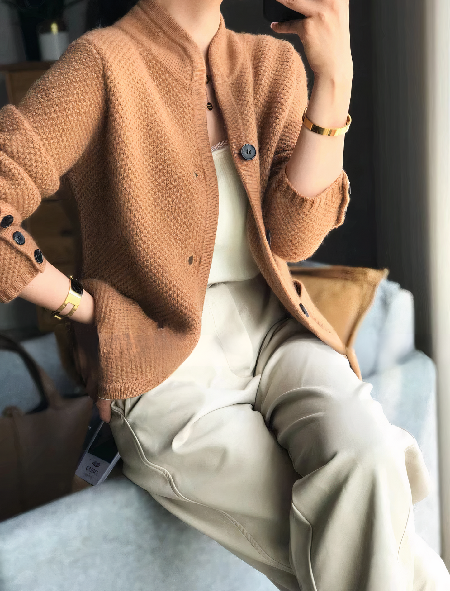 Stylische Damenstrickjacke Mit Knöpfen