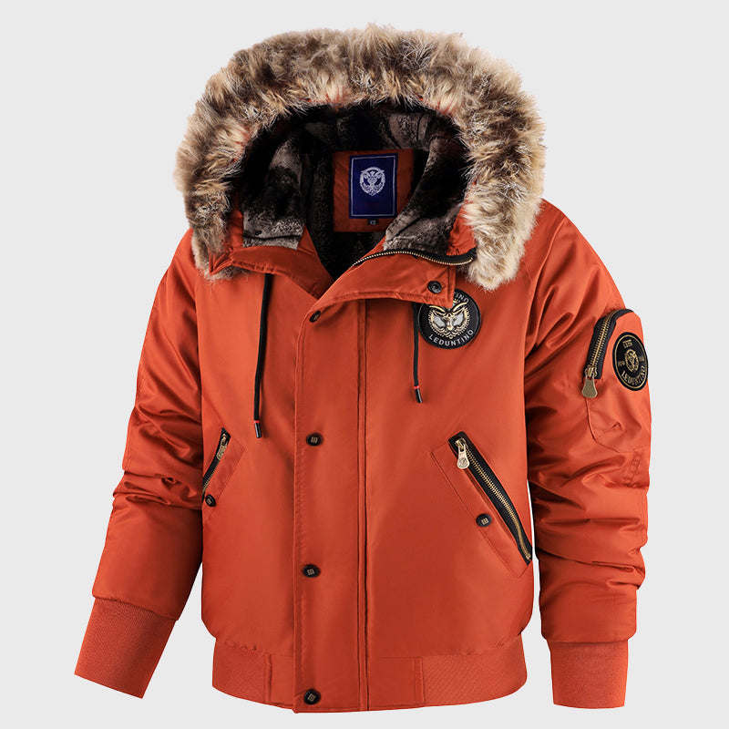 Warme Winterjacke mit Fellkapuze