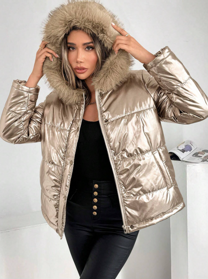 Damen Winterjacke Metallic Puffer mit Kapuze und Kunstpelz - IdealeKleiden