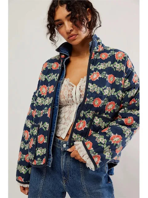 Stilvolle Frauenjacke Blumenmuster Vintage Look