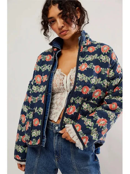 Stilvolle Frauenjacke Blumenmuster Vintage Look