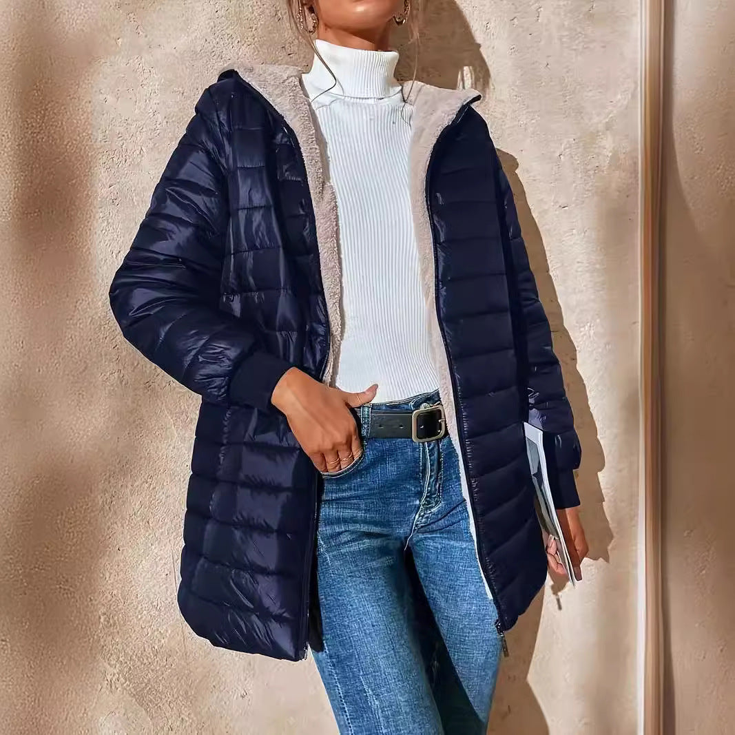 Praktisches Winterkleid | Weiches Synthetikmaterial mit Kapuze und Rippenbündchen