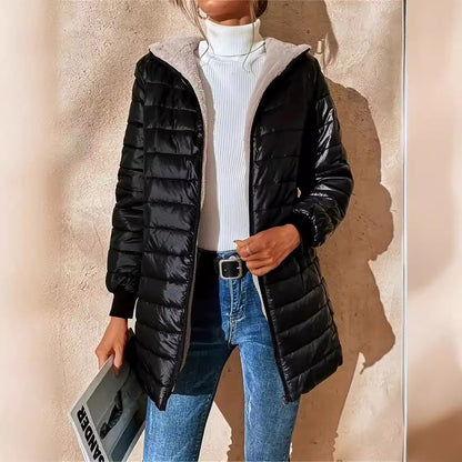 Praktisches Winterkleid | Weiches Synthetikmaterial mit Kapuze und Rippenbündchen