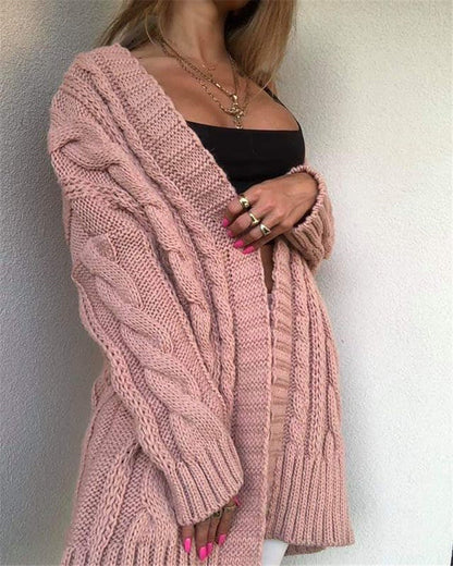 Übergrößenes Wollkleid mit Zopfmuster und V-Auschnitt