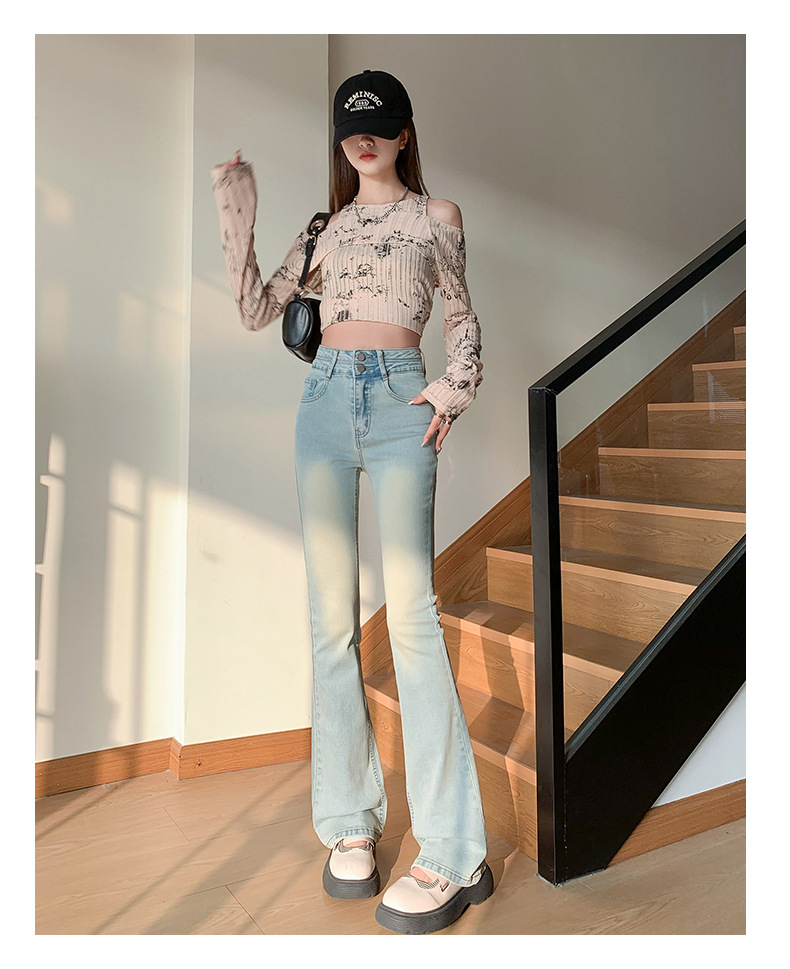 Hohe Damen-Jeans Ausgestellt Bein