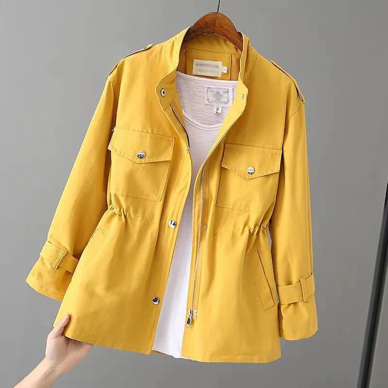 Praktische Outdoor-Jacke mit Taillengürtel und Vielzwecktaschen