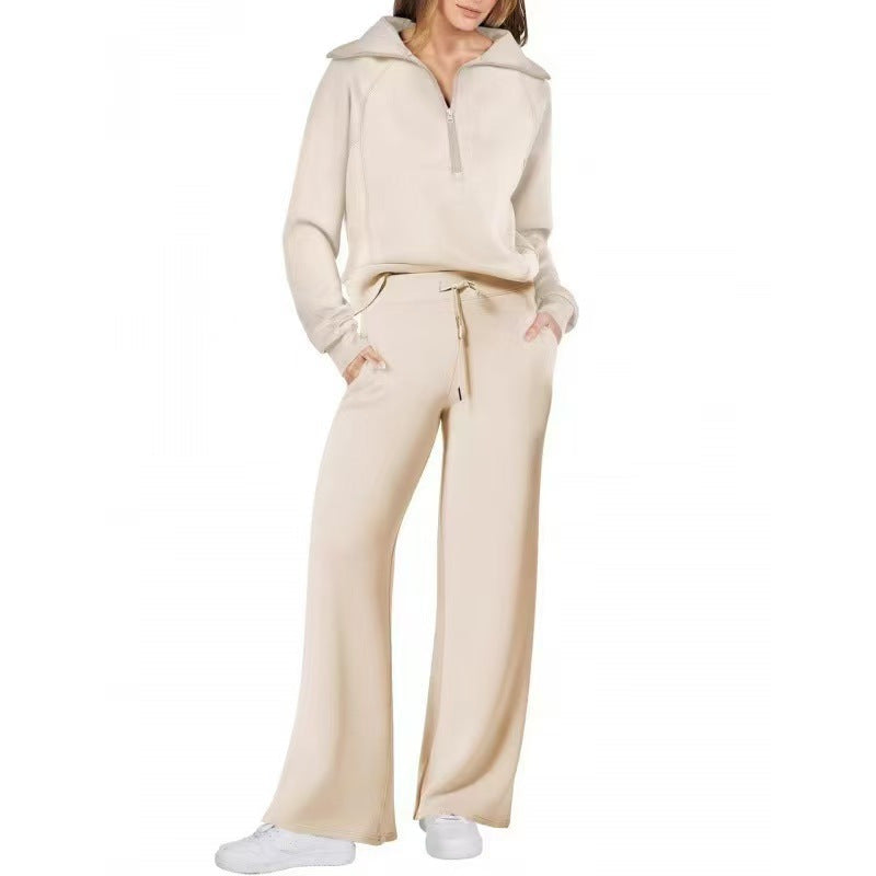 Damen Sportset mit Stehkragen und Hosenträger