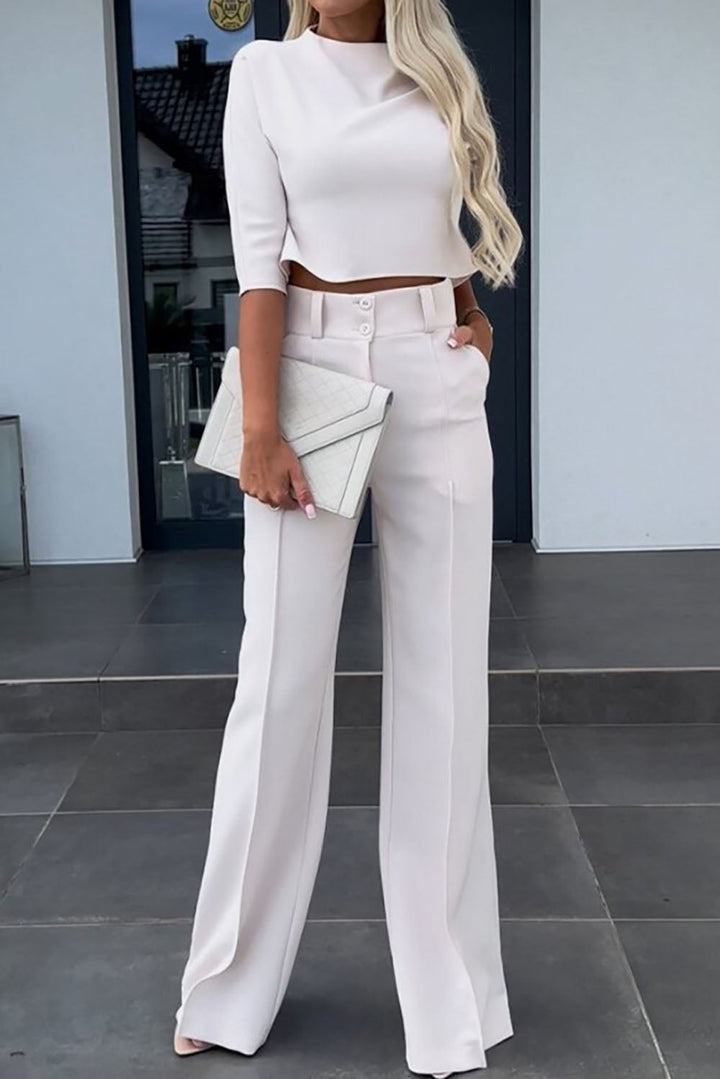 Stylische Damen-Outfits | Weite Pullover und Hosen für Arbeit und Freizeit