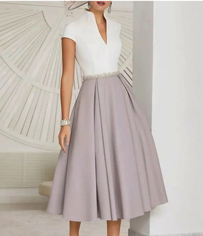 Elegantes Damenkleid Hochgeschlossener Kragen Schwingrock