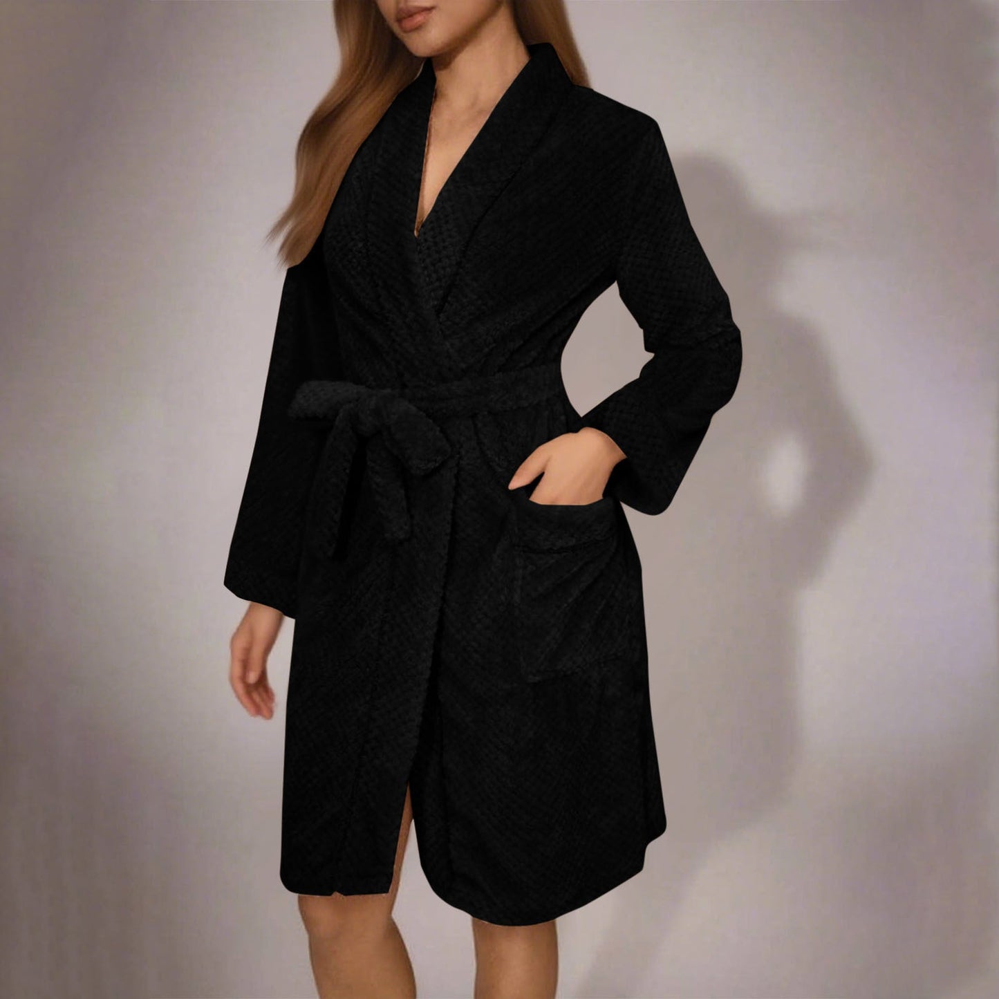 Weicher Damen-Bademantel mit Gürtel und Taschen
