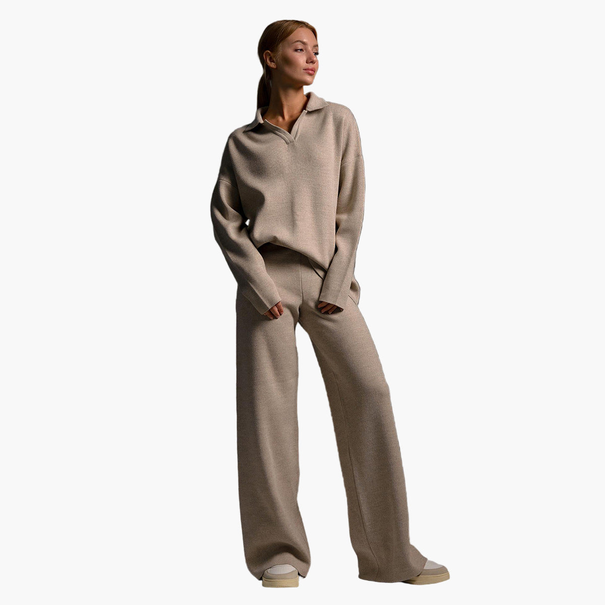 Bequeme Loungewear Set - Oversized Pullover mit Kragen und Joggerhosen