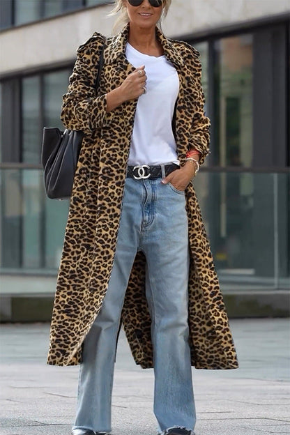 Stylischer Leoparden Trenchcoat Locker Falten