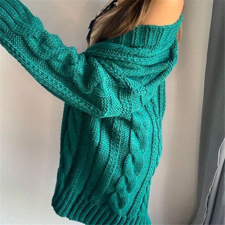 Übergrößenes Wollkleid mit Zopfmuster und V-Auschnitt