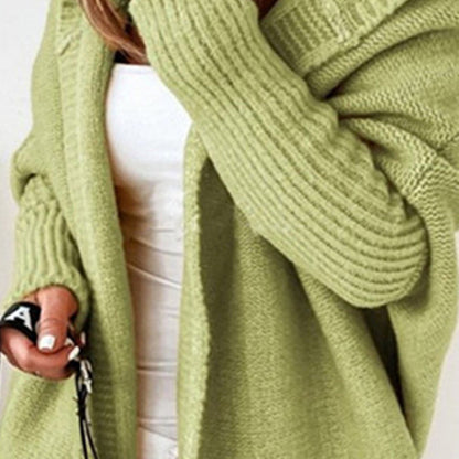 Gemütliche Strickjacke mit Kapuze