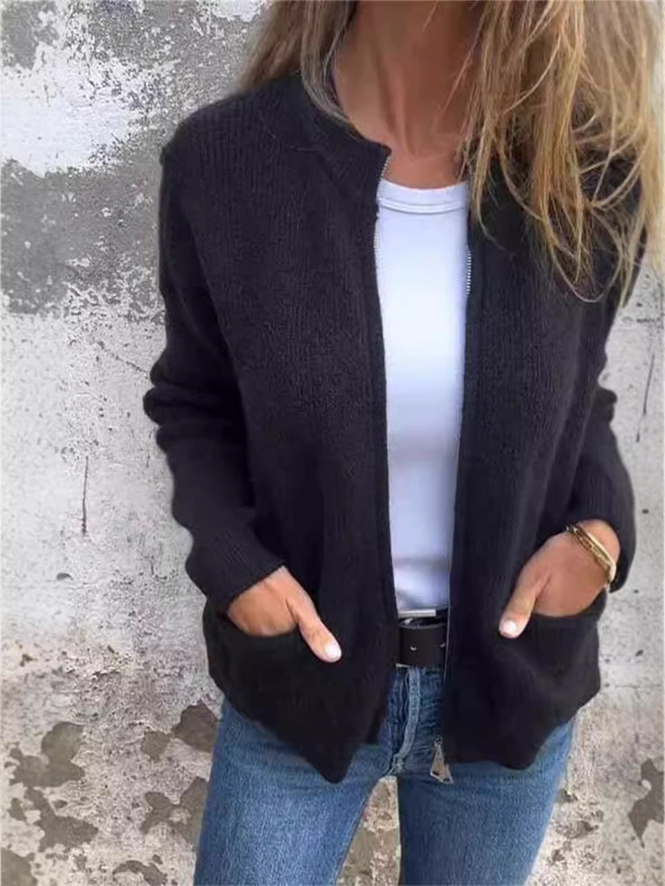 Klassische Reißverschlussjacke mit Stehkragen und Taschen