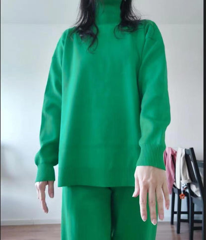 Damen Strickoutfit Hochkragen Weite Bein