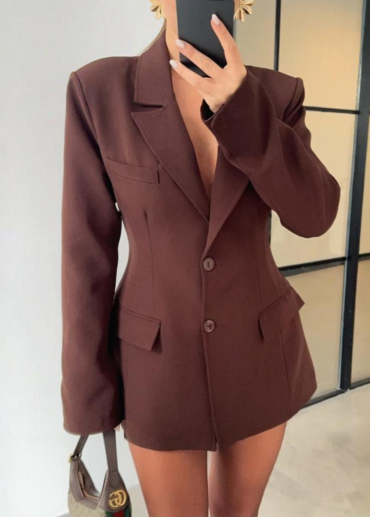 Elegantes Frauenkleid Taillierte Figur