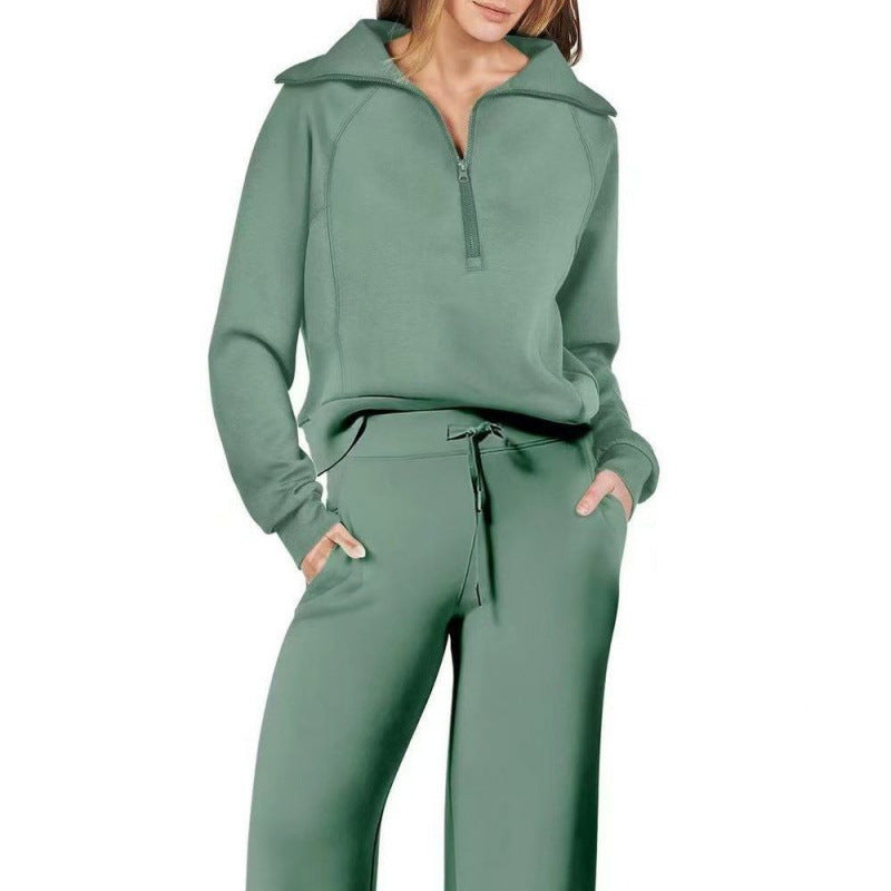 Damen Sportset mit Stehkragen und Hosenträger