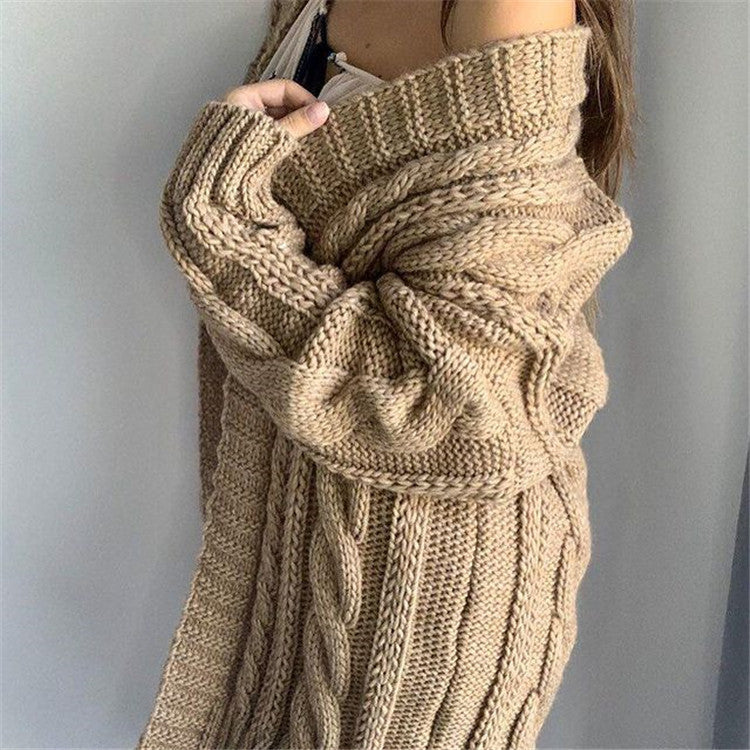 Übergrößenes Wollkleid mit Zopfmuster und V-Auschnitt